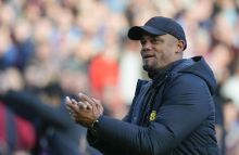Bayern już ma następcę Sané? Kompany chwali młodego Karla