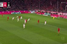 Miniatura wideo Skrót: Bayern vs Eintracht 4-0
