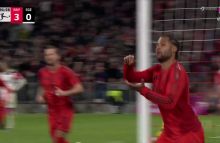 Miniatura wideo Gnabry dobija Eintracht! FCB - SGE (4-0)