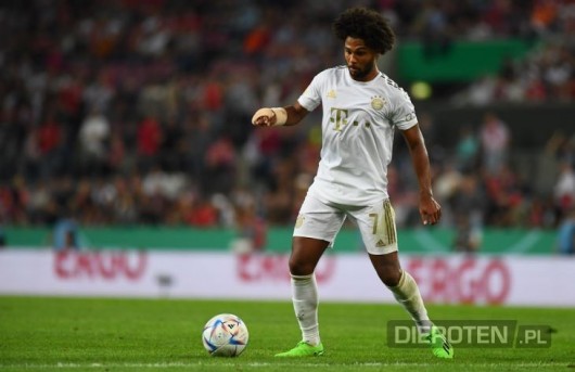 Zmiana planów. Gnabry jednak w roli skrzydłowego